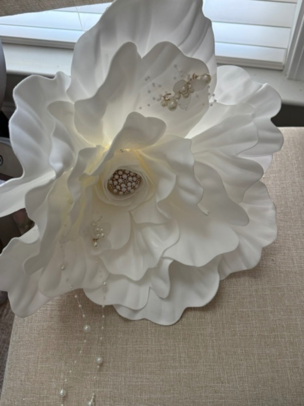 Bridal single flower bouquet - impactful and elegant!